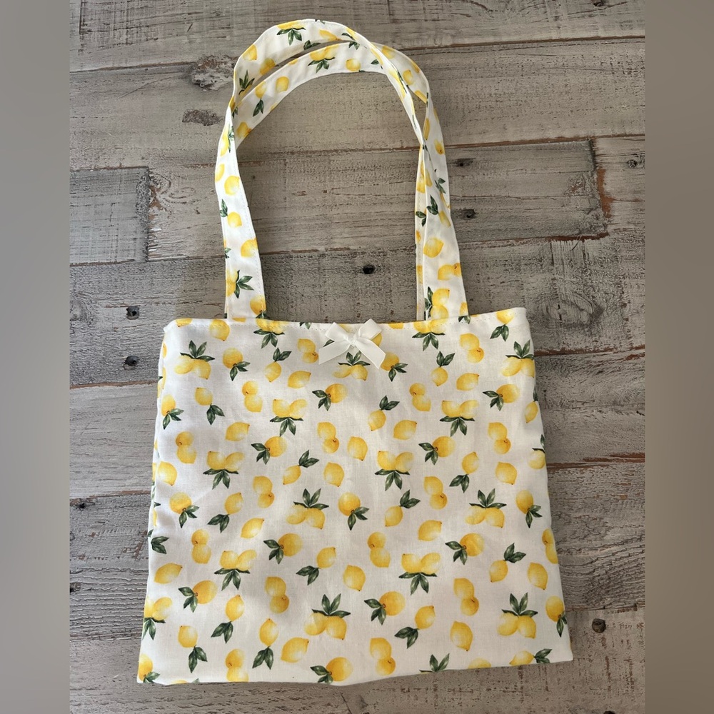 Small lemon tote bag
